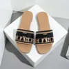Geborduurde stof Slide Slippers Designer Glaasjes voor vrouwen Summer Beach Walk Sandalen mode lage hiel platte slipper schoenen maat 37-42