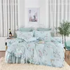 Set di biancheria da letto Coreano Increspature floreali Principessa per ragazza Gonna stile Set Cotone Blu Ropa De Cama Couvre Illuminato Cuscino Sham Copripiumino