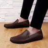 Chaussures habillées en cuir véritable hommes chaussures décontracté marque de luxe hommes mocassins mocassins respirant sans lacet mâle conduite marron grande taille 3747 230220