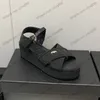 Damen-Sandalen aus Schaffell, Plateau, Keilabsatz, Höhe 5 cm, gesteppte Textur, Fischmaul-Kleiderschuhe, Slingpumps, Hausschuhe, echte Leder-Slides, Strandschuh für Party