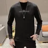 قمصان الرجال 2023 Winter de Velvet T-Shirt Men Half Turtleneck Tertleneck Long Sleeve Pullover Slim Disual Bottoming Switshirt Slothers