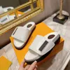 2023 Fashion Sandals Sandals Summer L Kobiety poduszki basenowe Komfort Slipper Lady Nylon Pasek Pasek Projektowanie Męs