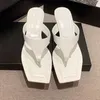 Klem flipflops 2023 Ontwerp zomer nieuwe stijl strass slijtage mode veelzijdige dunne hak hoge sandalen vrouwelijke schoenen klaring