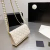 Klassische Mini -Lappen -Brieftasche auf Kettenbeutel Frauen Luxurys Designer Kosmetische Doppelketten Perlen Matelasse Crade Halter Geldbörsen Multi -Pochette Clutch Senior Handtaschen