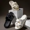 Pantofole Mo Dou Plus Cool Pantofole estive a forma di teschio per uomo 2023 Scarpe da spiaggia all'aperto di nuovo arrivo per unisex Designer Slides per donna Z0220