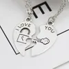 Pendentif Colliers Une paire Je t'aime Couple Clé Collier Épissage Coeur Brisé Alloychoker Hommes et Femmes Charme Bijoux Cadeau d'anniversaire