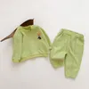 Kledingsets 4372C Baby Set Cartoon Bear Suit 2023 Spring en herfst Girl's Two Pally Sweater Pant Casual Boy's