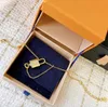 Street Fashion Womens Love Bracelet Gold Lock and Key Bracelets Designer Jóias Luxury V Letters for Ladies Party Wedding Gifts 925 Silver