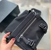 Mode Desinger Mann Frauen Nylon Umhängetaschen kleine Mini-Riemenklappe Briefträgertasche schwarz