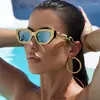 Güneş gözlüğü Trendy Altın Ayna Kedi Gözü Kadın 2023 Moda Lüks Tasarımcı Metal Zincir Güneş Gözlükleri Bayanlar Seyahat Gözlük UV400