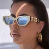Güneş gözlüğü Trendy Altın Ayna Kedi Gözü Kadın 2023 Moda Lüks Tasarımcı Metal Zincir Güneş Gözlükleri Bayanlar Seyahat Gözlük UV400