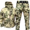 Giacche da caccia Set di giacche tattiche da esterno Soft Shell Set da uomo Tuta da uomo in pile impermeabile mimetico militare Tute invernali calde