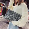 Borse da sera Moda europea Donna Borsa a mano leopardata Pochette in pelle PU Stampa animale Borsa a mano Borsa a mano Stile punk cool