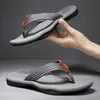 Tofflor högkvalitativa varumärken mode män flip flops sommar strand flip flops män avslappnad andningsbar strand män tofflor utomhus 230217