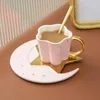 Fincan tabakları yıldız ayı altın tutucu kahve kupası ve çiçek çayı latte cappuccino ev için kaşıkla ayarlanmış