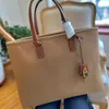 Borse da sera portatili in tela ricamate di grande capacità Tote Borsa da donna Borsa a tracolla in pelle Designer Crossbody Secchiello femminile con Smal 2024