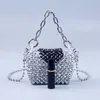 Modische, glänzende silberne Eckperle in Kontrastfarbe, tragbare Acryl-Umhängetasche mit Perlenkette und Umhängetasche 230220