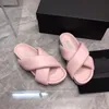 2023 Designer Luksusowy czysty kolor chleba skórzane kapcie modne czarne białe różowe slajdy plażowe sandały płaskie klapki slajdowe sandały sandały seksowne sandały buty