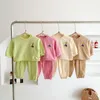 Set di abbigliamento 4372C Baby Set Cartoon Bear Suit 2023 Primavera e autunno Maglione a due pezzi da ragazza Pantalone Casual da ragazzo