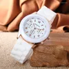 Montres-bracelets femmes montres Ultra-mince montre à Quartz de luxe mode dames horloge blanc Silicone montre-bracelet