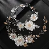 Tiaras 1PC Kvinnor Pearl Flower Head Jewelry Tiara White Pearl Leaf Wedding Bodband Brudtillbehör för brudhuvudprydnad Z0220