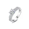 Moissanite Diamond Ring S925 Sterling Silver Vier klauw Moissanite Ring Wedding Party Bride Ring Europees merk Elegante vrouwen High End Ring Valentijnsdag Gift SPC