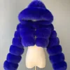 Giacca da donna in pelliccia sintetica con cappuccio Cappotto di lusso Moda Europa Inverno spesso Corto russo 2023 Abiti europei anni '90 Instagram