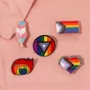 Broches criativos de esmalte Rainbow Heart Book Broches for Women Childre