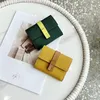 Cüzdanlar Ladies Kısa Cüzdan Buzağı Kontrastlı Renkli Fermuar Çok Kart Para Çantası Tri-kat klip