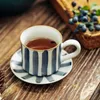 Tassen, handgefertigte Keramik, handgefertigte Kaffeetasse und Untertasse im japanischen Stil, Nischen-Latte-Ladengerät