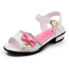 Sandals Girl's Princess Sandals Kinderschoenen 2022 Nieuwe Fashion Flowers kralen boog sandalen zomer zachte jongen casual platte schoen B659 R230220