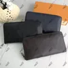 Luxus-Designertaschen 600 geprägte Geldbörsen 17 Notwendigkeiten zum Ausgehen HandtaschenKleine Reißverschlusstasche mit 3 flachen Taschen339x