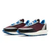 nike x sacai Donne da uomo VAPORWAFFLE SCARPE DI RUNNING SCARPE PILANO RED TOUR GIALLO DARK DARK NOIT Summit Bianco Nylon Mens Trainer