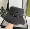 レディースデザイナートライアングルレターストローハット紳士キャップトップサンハットファッション編み帽子キャップ