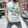 メンズTシャツメンズベスト新しいデザイントレンド男性ノースリーブのTシャツ夏のスリム因果関係ベアプリントラインストーンタンクトップコットンマンTEES衣類Z0221 Z0221