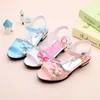 Sandals Girl's Princess Sandals Kinderschoenen 2022 Nieuwe Fashion Flowers kralen boog sandalen zomer zachte jongen casual platte schoen B659 R230220