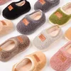 First Walkers Winter Kids indoor schoenen baby peuter zachte niet-slip lammeren wol warme schoenen casual first walker jongens meisjes harige katoenen slippers 230220