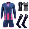 Utomhus Tshirts Anpassade vuxna barn Fotbollströjor Uniforms Tracksuit Boys Girls Soccer Clothes Set Free Shin Guards Pads Sock 230221