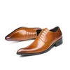 Britisch -Stil handgefertigte Männer Oxford Schuhe echte Leder Schnüre -up -Kleiderschuhe spitzer Zehenparty Brogue Schuhe Männlich