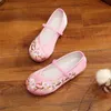 First Walkers Kids Cloth Shoes for Girls Fashion Floral Cloths Flats Children التقليدية الأداء الصينية عرض الأحذية تطريز الأزهار 230220