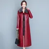 女性用革のコート秋冬2023年ファッションウォームデタッチ可能な毛皮の襟と綿ライナー厚のスリムシープスキンオーバーコート