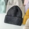 Berets Women's Angora Fabbit Fur Beanie Winter Hat Men Mode Modne ciepłe dzianiny Skullies Vailies Kobietowa czapka czapki 2023