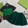 Lyxdesigner barn Set T-shirt slöja kjol mode Brittiskt modemärke sommar barnskatter och flickor bomull tvådelad lyxdesigner Hoodie kjol