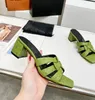 2022 Designer Schuhe mit flachem Boden, modische Metall-Ledersandalen mit Temperament, Hochzeitsbankett, Party, Damenschuhe, Größe 35–43