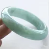 Bangangle Vacker ljusgrön jade kinesiska hand snidade armband smycken gåva