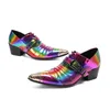 Mode arc-en-ciel Laser fête hommes Oxford chaussures bout pointu formelle Brogue chaussures Club à lacets chaussures en cuir véritable