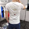 T-shirts pour hommes T-shirt à manches courtes Hommes Broderie Abeille 2021 Été Nouveau Loisirs Coréen Beau Polyvalent Coton de haute qualité Slim Homme Top Z0221