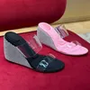 Women Summer High Wedge Obcined Slipper Sandał SEXY Comfy Crystal Platform Designer Transparent Kids Straps.