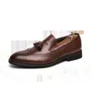 드레스 슈즈 남자 2023 봄 패션 비즈니스 웨딩 신발 맨 편안한 가죽 디자인 형식 유럽 스타일 신발 99