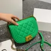 El çantası 2023 El çantası Şık yeni omuz çantası kokulu moda trendi çok yönlü bir omuz crossbody zinciri küçük kare çanta